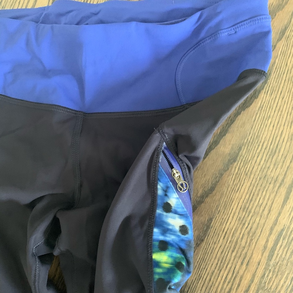 Lululemon Rain-on Train-on Tight Sz 4 - Picture 11 of 13